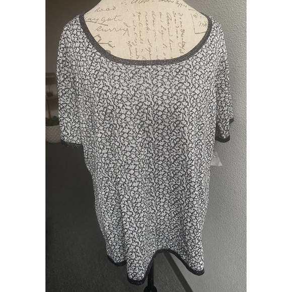NWT! Jones New York Woman’s Black & Silver Semi-Sheer Sparkle Blouse Top Size 2X - Picture 1 of 7